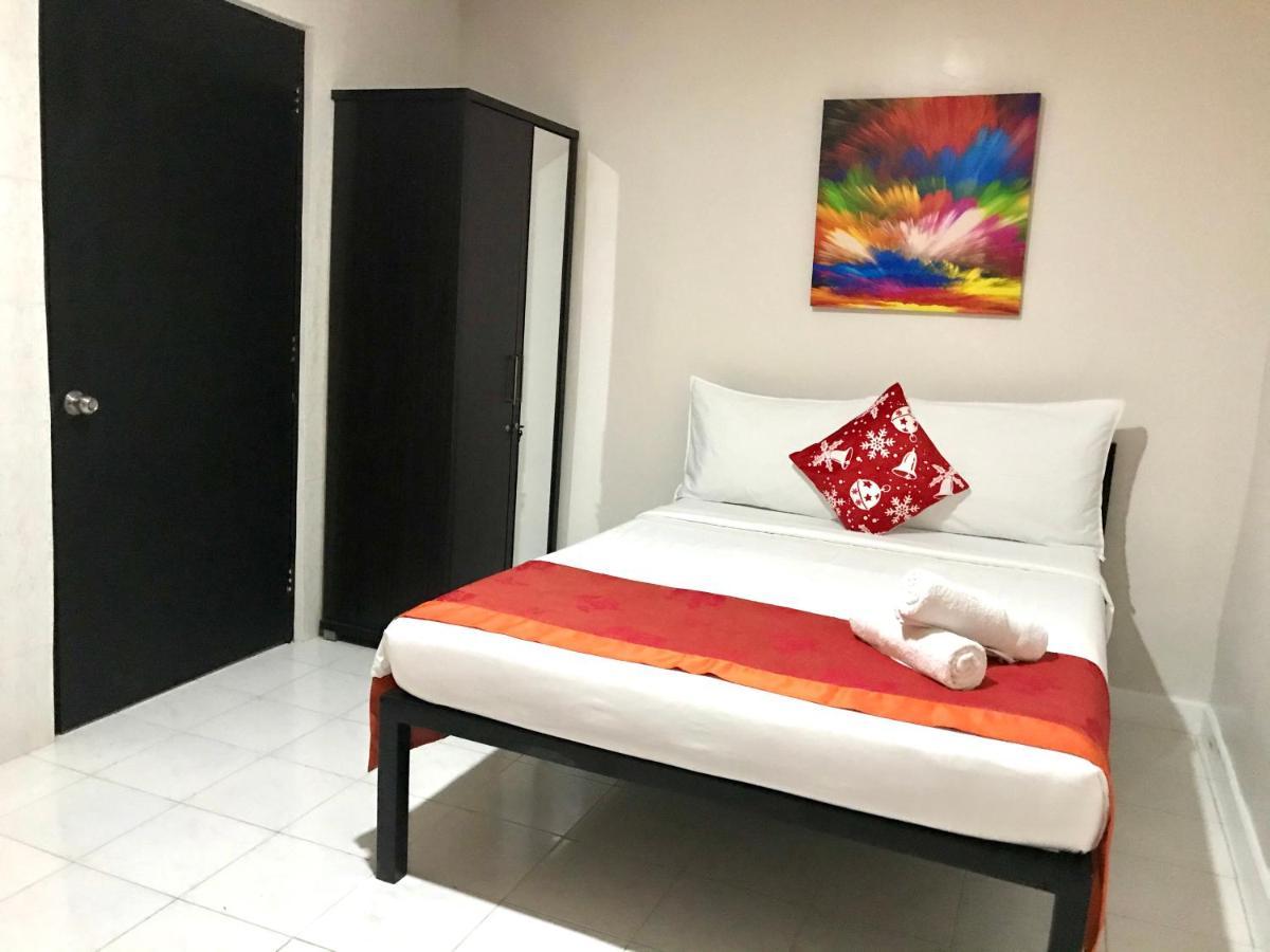 Halfway House Hostel Mactan Cebu Airport Lapu-Lapu City Esterno foto