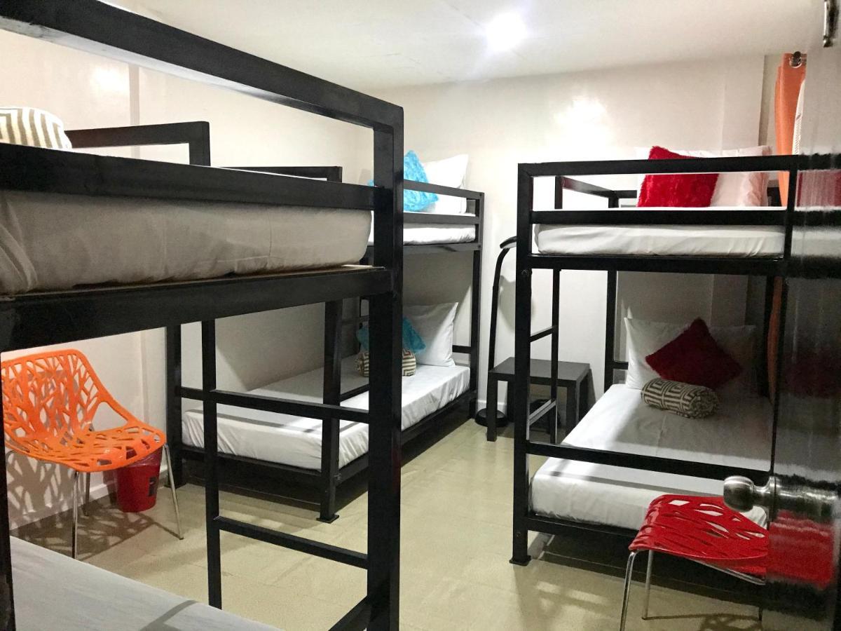 Halfway House Hostel Mactan Cebu Airport Lapu-Lapu City Esterno foto