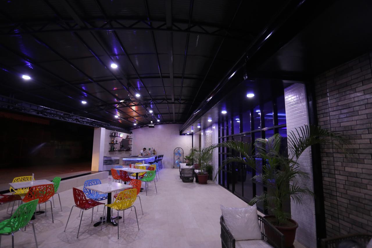 Halfway House Hostel Mactan Cebu Airport Lapu-Lapu City Esterno foto