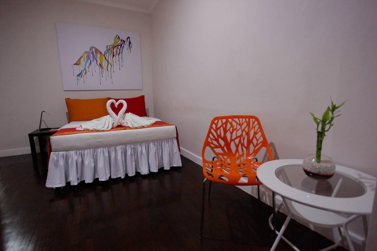 Halfway House Hostel Mactan Cebu Airport Lapu-Lapu City Esterno foto