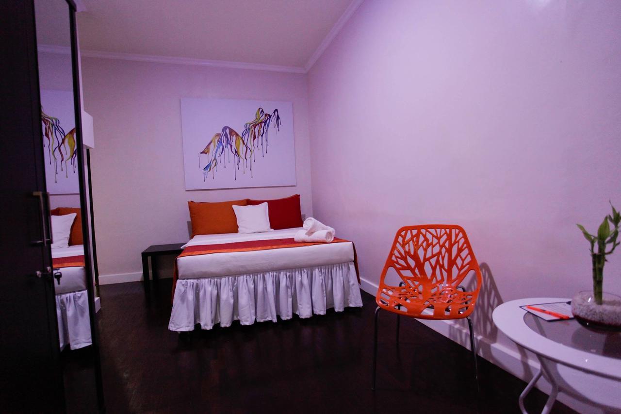 Halfway House Hostel Mactan Cebu Airport Lapu-Lapu City Esterno foto