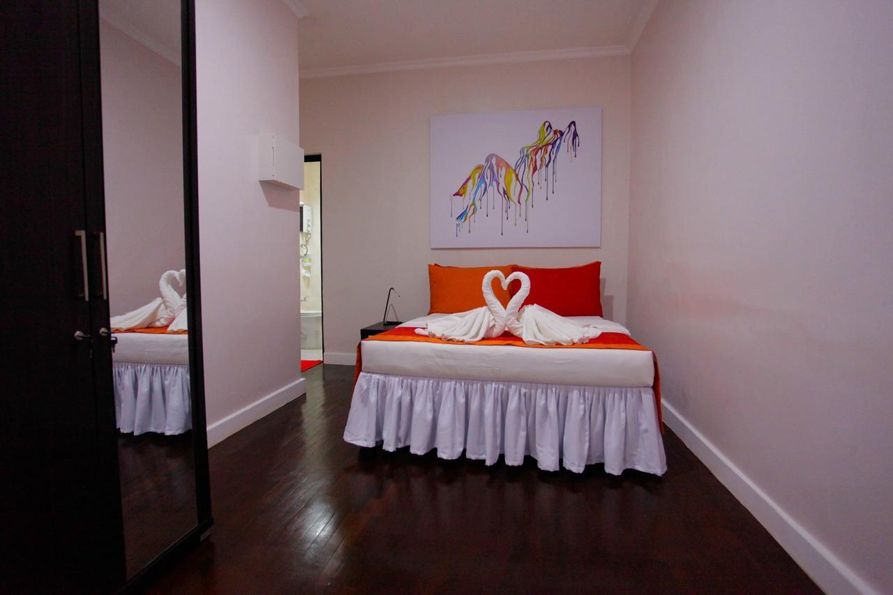 Halfway House Hostel Mactan Cebu Airport Lapu-Lapu City Esterno foto